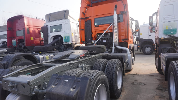 Sinotruk Howo Truck Tractor Head 430 6×4 for Sale in Zimbabwe