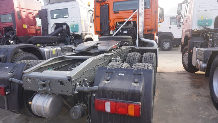 Sinotruk Howo Truck Tractor Head 430 6×4 for Sale in Zimbabwe