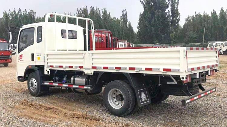 Sinotruk Howo 4x2 Light 5 Ton Cargo Truck Price in Zimbabwe Mutare