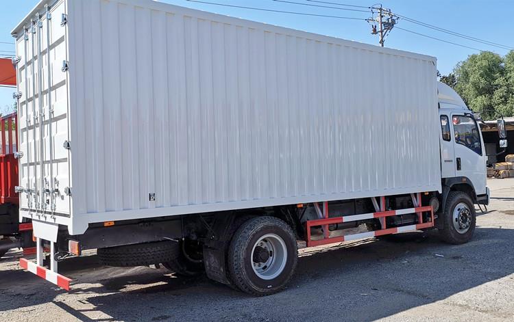 Howo 4x2 15T Light Cargo Van Box Truck for Sale Near Me in Zimbabwe Gweru
