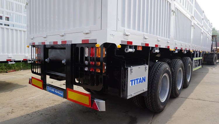 China 3 Axle 60 Ton Fence Cargo Truck Trailer for Sale in Zimbabwe Mutare