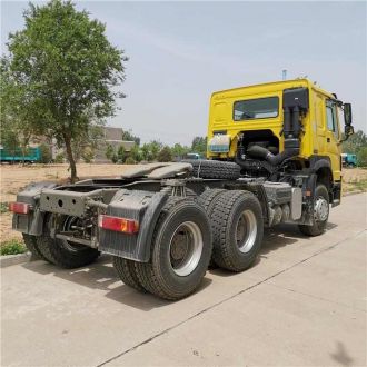 Sinotruk 420hp Tractor Trucks